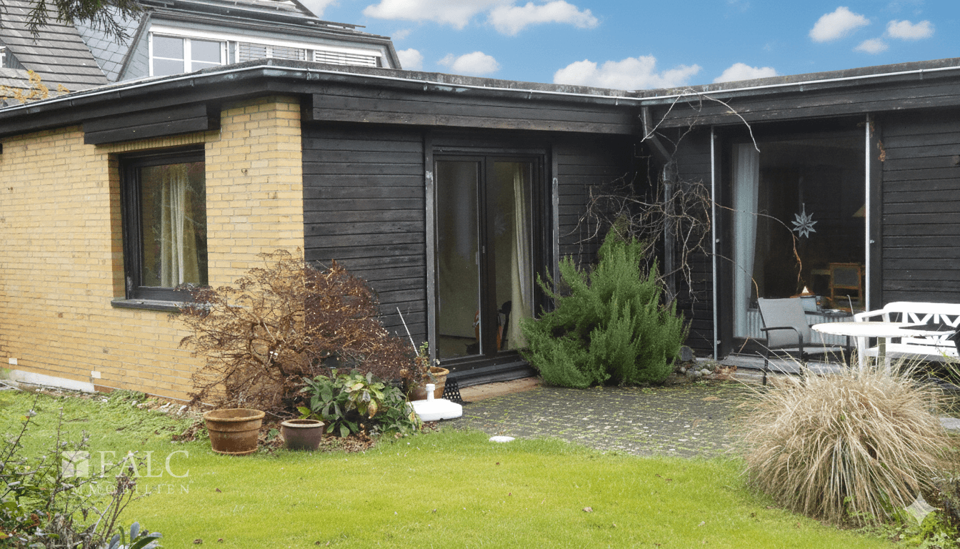 Gartenbilck auf die Terrasse